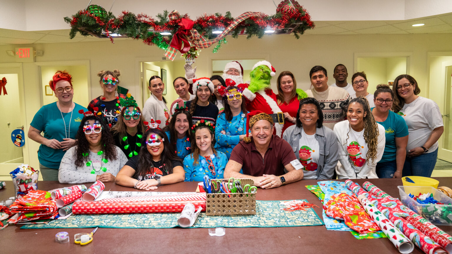 CHS Volunteers at The Pantry of Broward Catholic Health Services